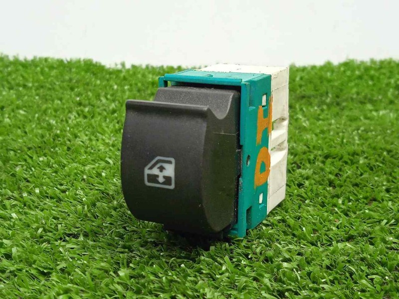 Recambio de mando elevalunas delantero izquierdo para fiat doblo cargo (223) 1.9 jtd cat referencia OEM IAM SINREFERENCIA  5.PIN