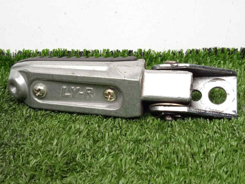 Recambio de estribo para keeway rkv 125 referencia OEM IAM ML58280K670000-58280K670000 TRASERO.DERECHO 