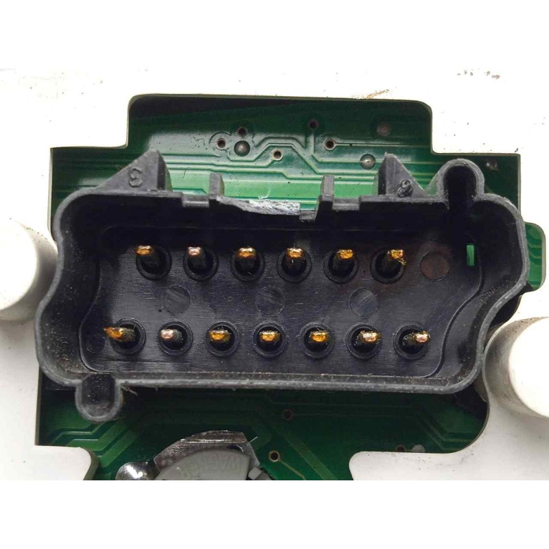 Recambio de cuadro instrumentos para chrysler voyager (rg) 2.4 cat referencia OEM IAM TN1575201002-P05082410AB 1.CONECTOR 