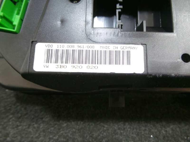 Recambio de cuadro instrumentos para volkswagen passat berlina (3b2) 1.8 20v turbo referencia OEM IAM 3B0920820-110008961008  VD