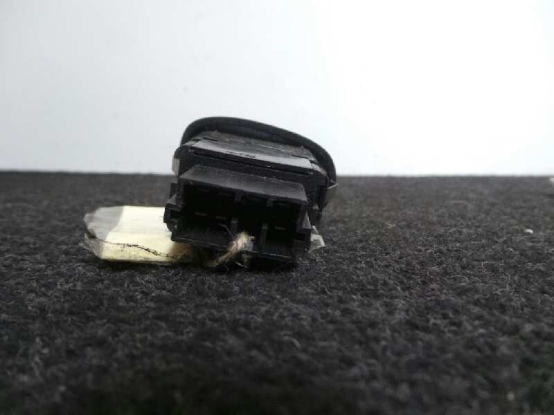 Recambio de mando elevalunas trasero derecho para citroën c3 1.4 hdi referencia OEM IAM   7 PINES