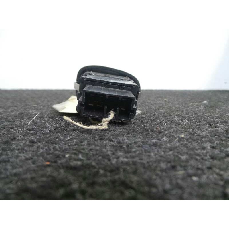 Recambio de mando elevalunas trasero izquierdo para citroën c3 1.4 hdi referencia OEM IAM   7 PINES