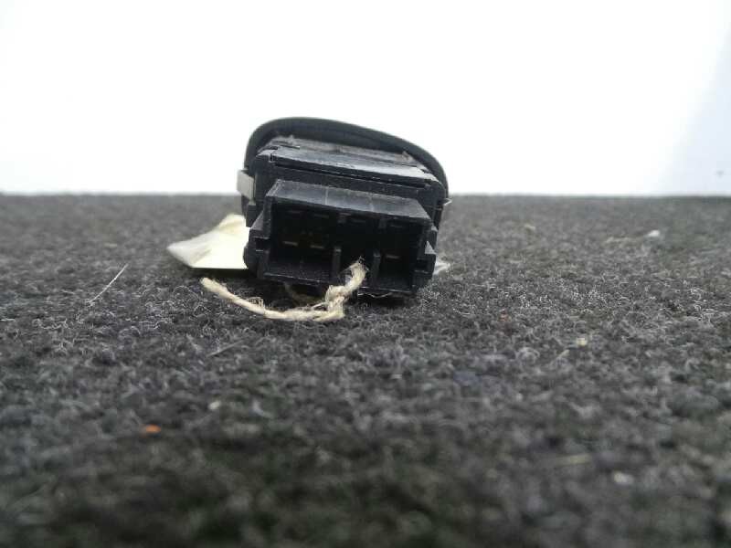 Recambio de mando elevalunas trasero izquierdo para citroën c3 1.4 hdi referencia OEM IAM   7 PINES