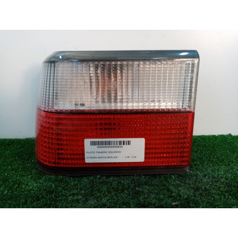Recambio de piloto trasero izquierdo para citroën xantia berlina referencia OEM IAM  2.SERIE EXTERIOR