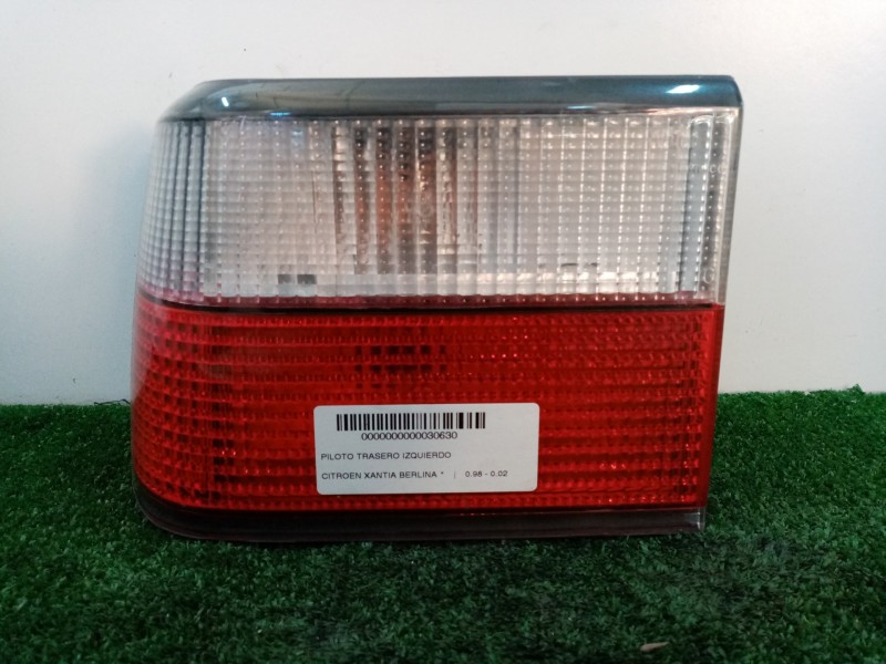 Recambio de piloto trasero izquierdo para citroën xantia berlina referencia OEM IAM  2.SERIE EXTERIOR
