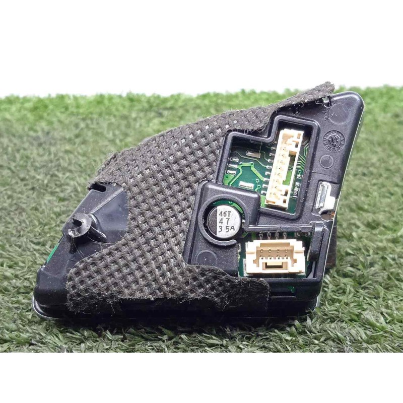 Recambio de mando volante para audi a3 sedán(8vs) 2.0 16v tdi referencia OEM IAM 8U0951523A-901208940003 DERECHO 