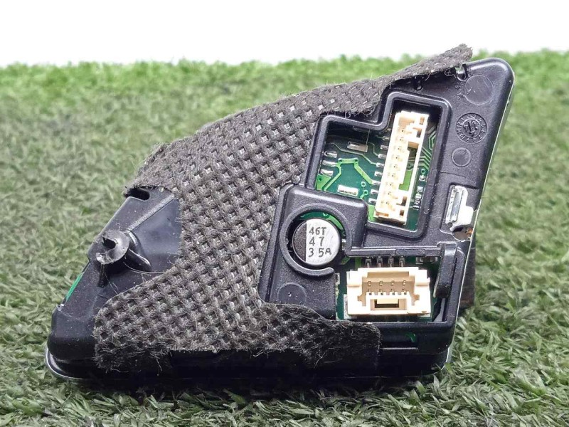 Recambio de mando volante para audi a3 sedán(8vs) 2.0 16v tdi referencia OEM IAM 8U0951523A-901208940003 DERECHO 