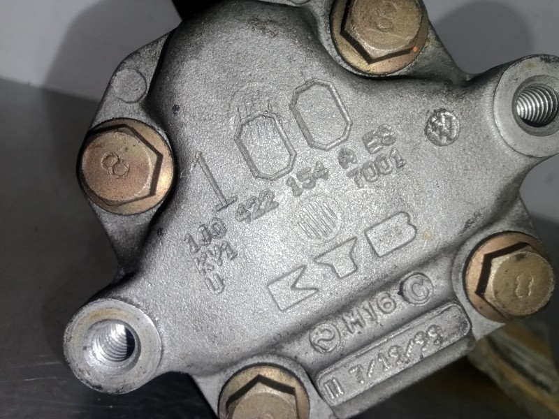 Recambio de bomba direccion para volkswagen golf iv berlina (1j1) 1.9 tdi referencia OEM IAM 1J0422154A KYB 