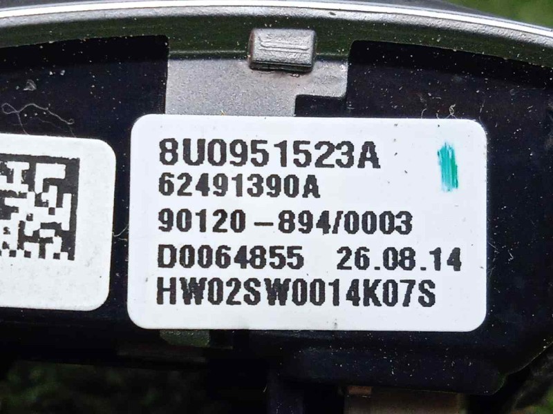 Recambio de mando volante para audi a3 sedán(8vs) 2.0 16v tdi referencia OEM IAM 8U0951523A-901208940003 DERECHO 