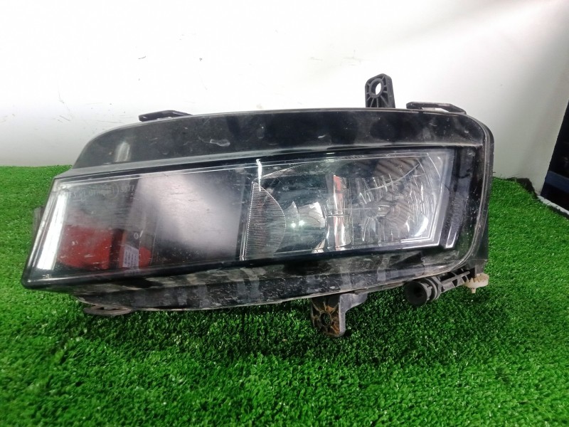 Recambio de faro antiniebla izquierdo para volkswagen golf vii lim. 1.6 tdi dpf referencia OEM IAM 5G0941661D-1ND01122305  