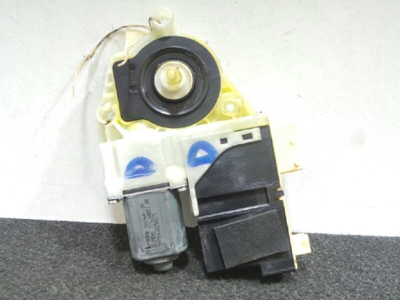 Recambio de motor elevalunas delantero derecho para citroën c4 berlina 1.6 16v hdi referencia OEM IAM 9647441380-980692103-99638