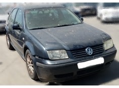 VOLKSWAGEN BORA BERLINA (1J2)