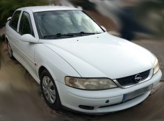 OPEL VECTRA B BERLINA