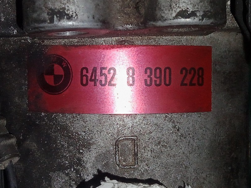 Recambio de compresor aire acondicionado para bmw serie 3 berlina (e36) 1.8 16v cat referencia OEM IAM 64528390228-8390646-93100