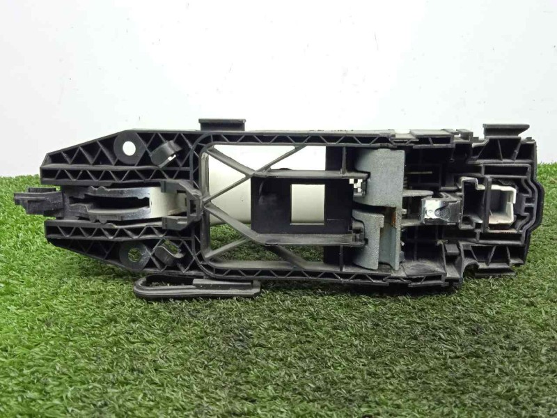 Recambio de maneta exterior trasera derecha para audi a3 sedán(8vs) 2.0 16v tdi referencia OEM IAM 8V0839885 BLANCO 