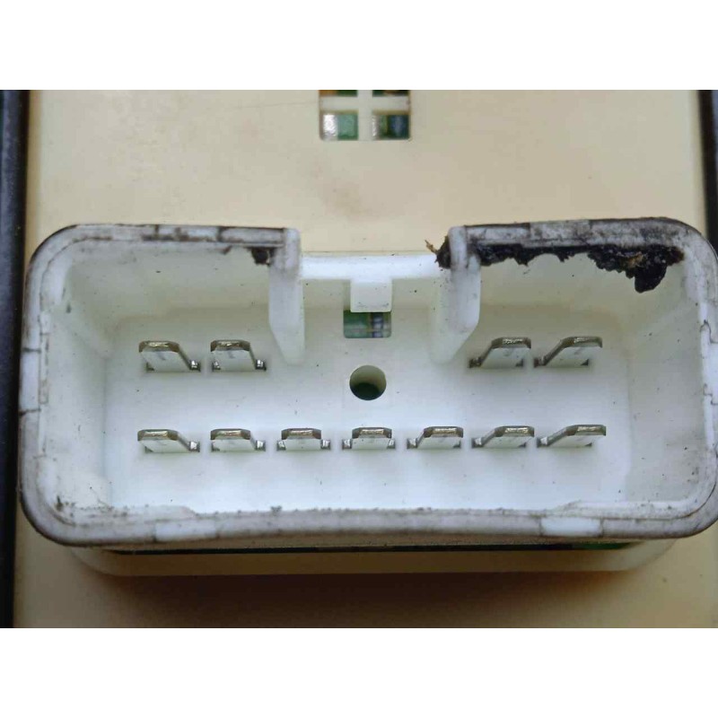 Recambio de mando elevalunas delantero izquierdo para hyundai santa fe (sm) 2.0 crdi cat referencia OEM IAM 621W03780 4.BOTONES 