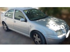 VOLKSWAGEN BORA BERLINA (1J2)