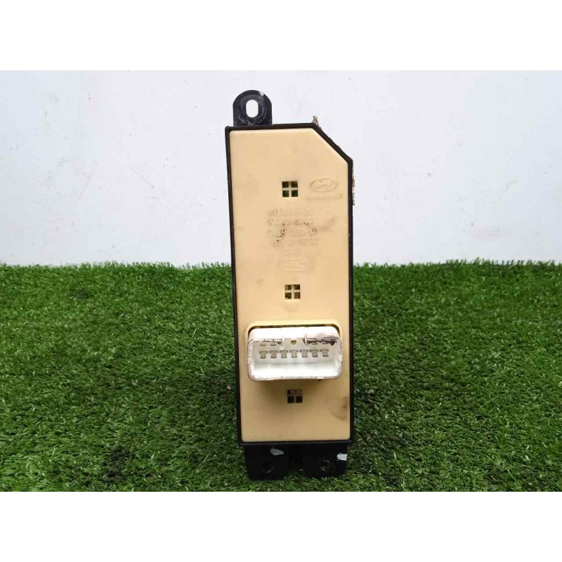 Recambio de mando elevalunas delantero izquierdo para hyundai santa fe (sm) 2.0 crdi cat referencia OEM IAM 621W03780 4.BOTONES 