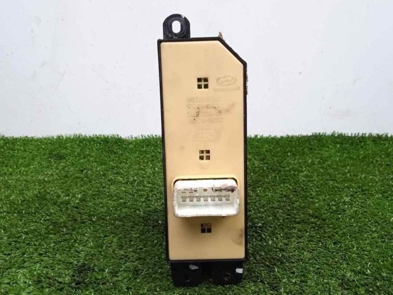 Recambio de mando elevalunas delantero izquierdo para hyundai santa fe (sm) 2.0 crdi cat referencia OEM IAM 621W03780 4.BOTONES 