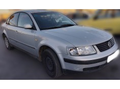 VOLKSWAGEN PASSAT BERLINA (3B2)