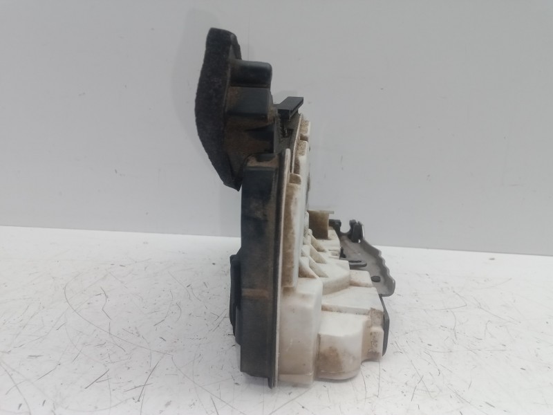 Recambio de cerradura puerta delantera derecha para seat leon (5f1) 1.6 tdi referencia OEM IAM 5K1837016E  