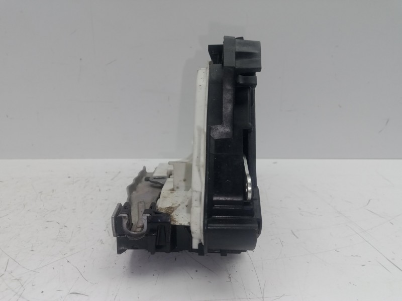 Recambio de cerradura puerta delantera derecha para seat leon (5f1) 1.6 tdi referencia OEM IAM 5K1837016E  
