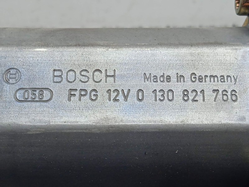 Recambio de motor elevalunas delantero derecho para peugeot 307 (s1) 1.6 16v cat referencia OEM IAM 0130821766-9634457480 BOSCH 