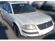VOLKSWAGEN PASSAT BERLINA (3B3)