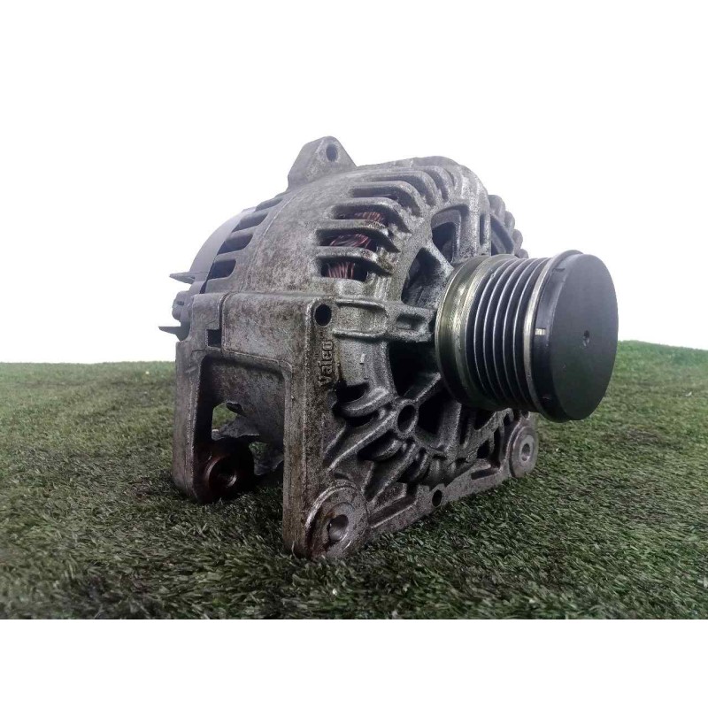 Recambio de alternador para dacia sandero 1.5 dci diesel cat referencia OEM IAM TG11C064-110075390 VALEO - 110AH - 12V POLEA.EMB
