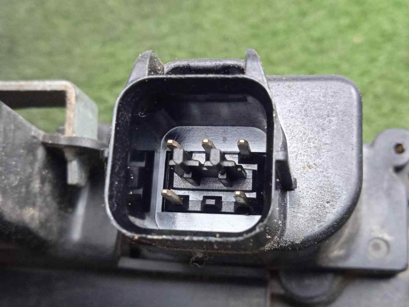 Recambio de cerradura puerta delantera derecha para kia cerato 2.0 turbodiesel cat referencia OEM IAM SINREFERENCIA 5.PUERTAS 5.