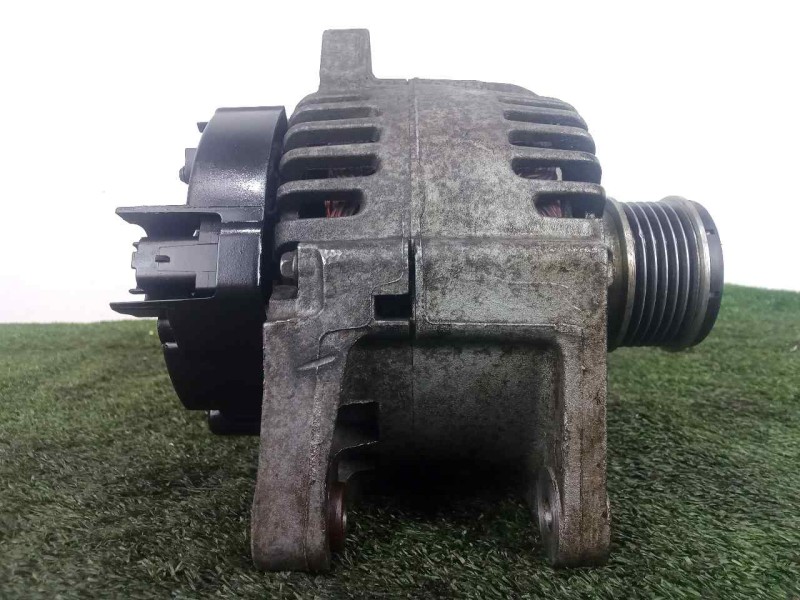 Recambio de alternador para dacia sandero 1.5 dci diesel cat referencia OEM IAM TG11C064-110075390 VALEO - 110AH - 12V POLEA.EMB