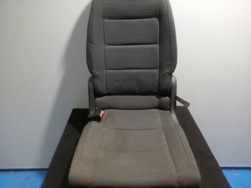 Recambio de asientos trasero izquierdo para volkswagen touran (1t1) 1.9 tdi referencia OEM IAM   