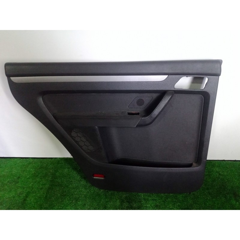 Recambio de guarnecido puerta trasera izquierda para volkswagen touran (1t1) 1.9 tdi referencia OEM IAM 1T0867211023  