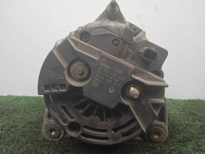 Recambio de alternador para renault clio iii 1.5 dci diesel referencia OEM IAM 0124425037-8200390675 120AH - BOSCH POLEA.EMBRAGU