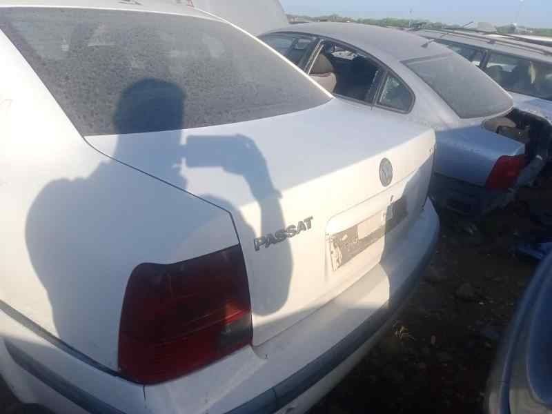 Recambio de tapa maletero para volkswagen passat berlina (3b2) 1.9 tdi referencia OEM IAM  BLANCO 