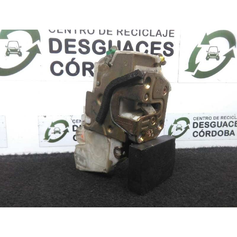 Recambio de cerradura puerta trasera derecha para nissan pick-up (d22) 2.5 16v turbodiesel cat referencia OEM IAM   