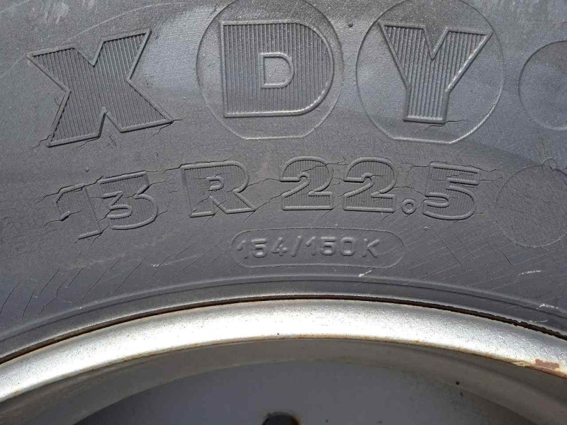 Recambio de neumatico para man 11. 136 h (4x4) referencia OEM IAM 13R22.5-154/150K MICHELIN XDY INCLUYE.LLANTA