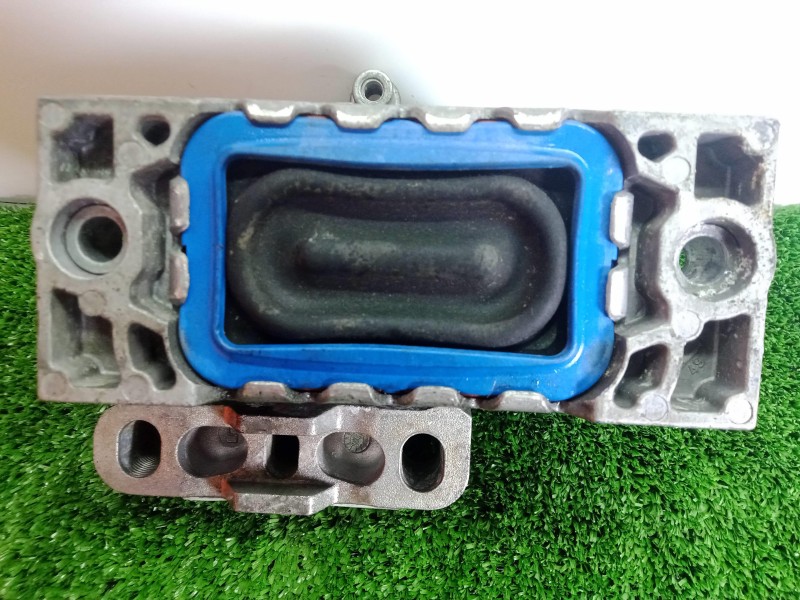 Recambio de soporte motor derecho para volkswagen golf v berlina (1k1) 2.0 tdi referencia OEM IAM 1K0199262  
