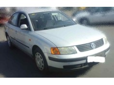 VOLKSWAGEN PASSAT BERLINA (3B2)