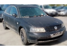 VOLKSWAGEN PASSAT BERLINA (3B2)