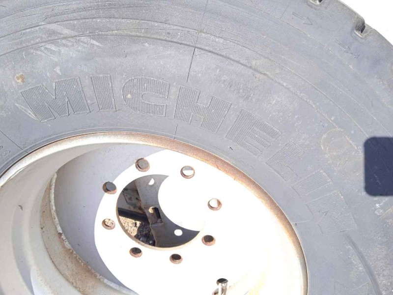 Recambio de neumatico para man 11. 136 h (4x4) referencia OEM IAM 13R22.5-154/150K MICHELIN XDY INCLUYE.LLANTA