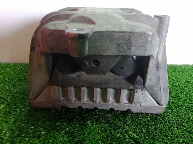 Recambio de soporte motor derecho para volkswagen golf v berlina (1k1) 2.0 tdi referencia OEM IAM 1K0199262  