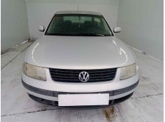 VOLKSWAGEN PASSAT BERLINA (3B2)