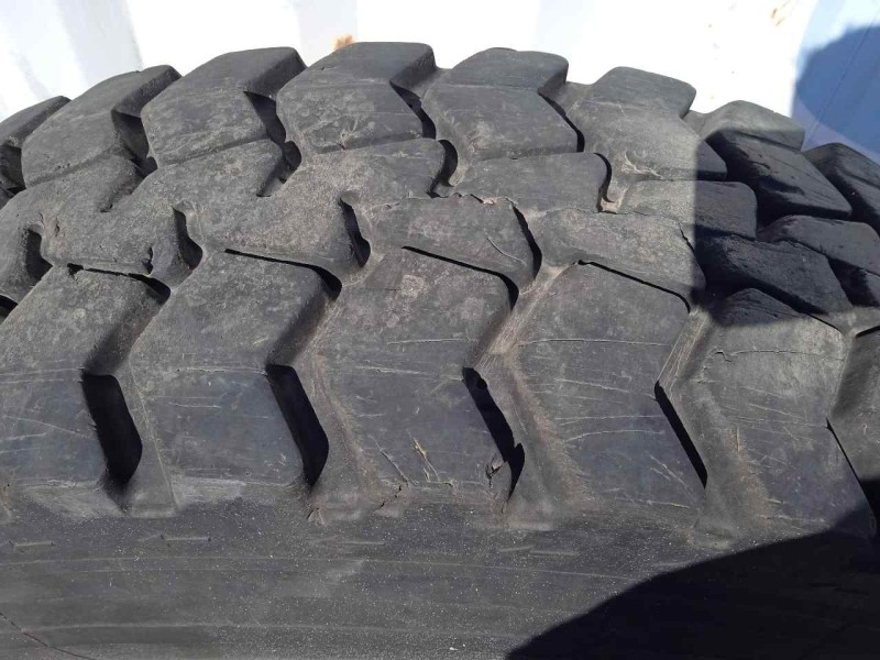 Recambio de neumatico para man 11. 136 h (4x4) referencia OEM IAM 13R22.5-154/150K MICHELIN XDY INCLUYE.LLANTA