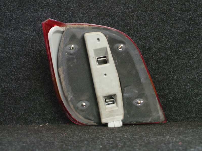 Recambio de piloto trasero derecho para ford fiesta berl./courier 1.1 cat referencia OEM IAM  FIESTA.90 