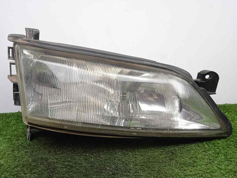 Recambio de faro derecho para opel vectra b berlina 2.0 dti referencia OEM IAM SINREFERENCIA VECTRA.B 96-99