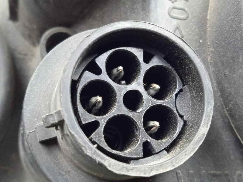 Recambio de faro derecho para opel vectra b berlina 2.0 dti referencia OEM IAM SINREFERENCIA VECTRA.B 96-99