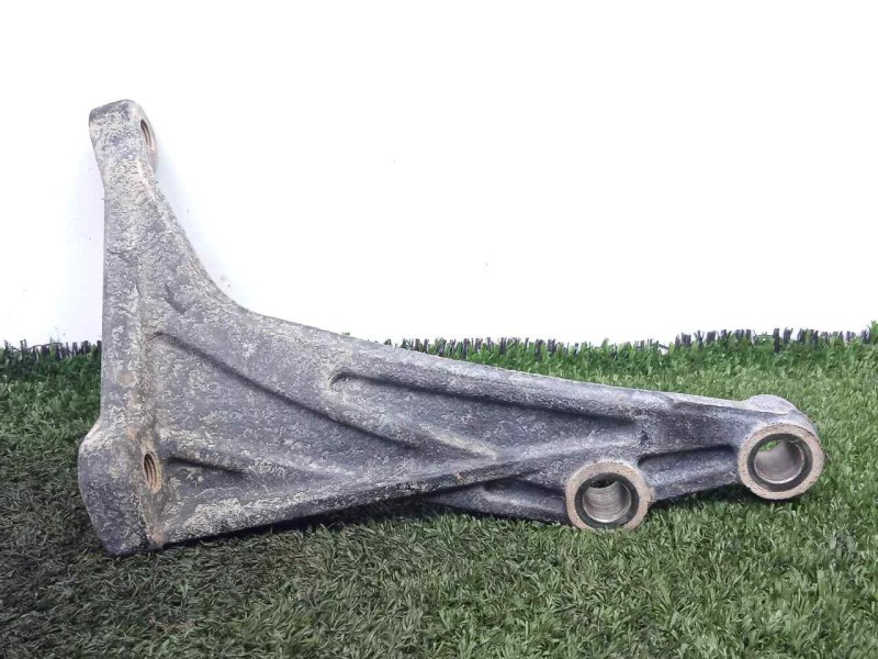 Recambio de soporte motor para toyota hilux (kun) referencia OEM IAM 331190K020  