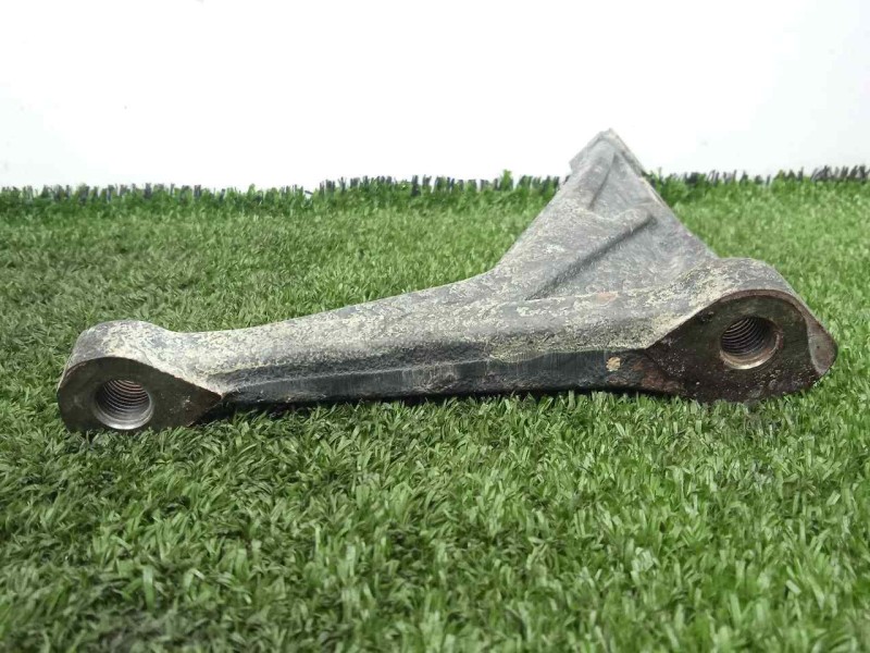 Recambio de soporte motor para toyota hilux (kun) referencia OEM IAM 331190K020  