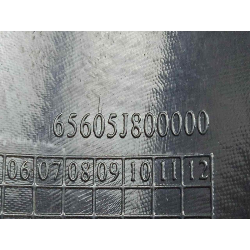 Recambio de moldura para keeway rkv 125 referencia OEM IAM 65605J800000  